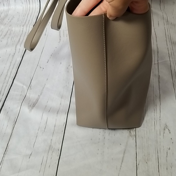 Saint Laurent East West Calfskin Tote - Picture 5 of 13